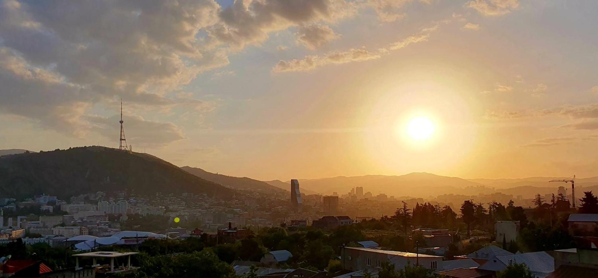 Hotel Hills In Old Tbilisi Buitenkant foto