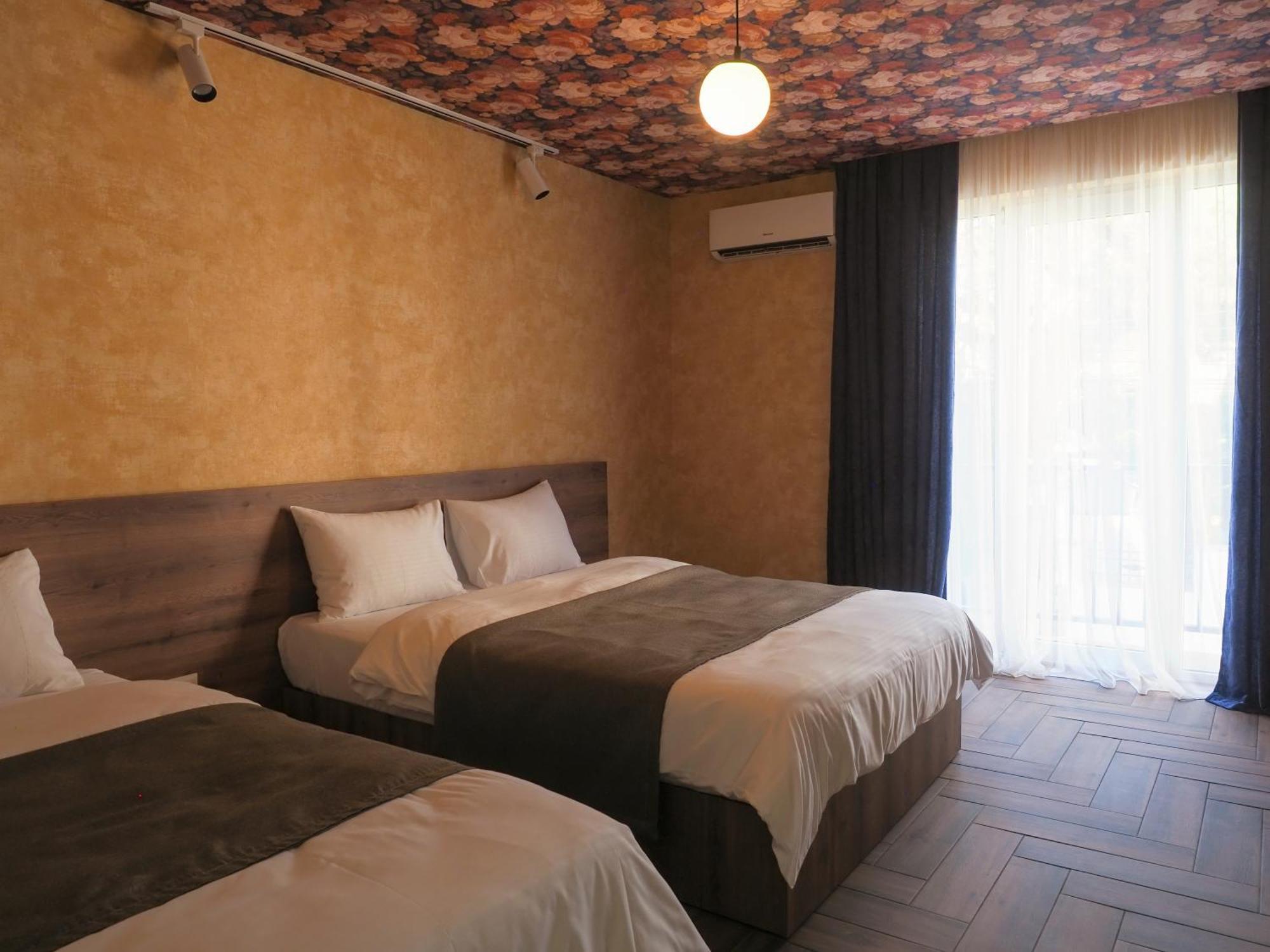 Hotel Hills In Old Tbilisi Buitenkant foto