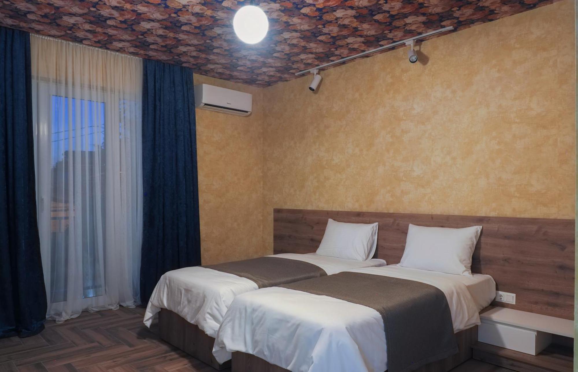 Hotel Hills In Old Tbilisi Buitenkant foto