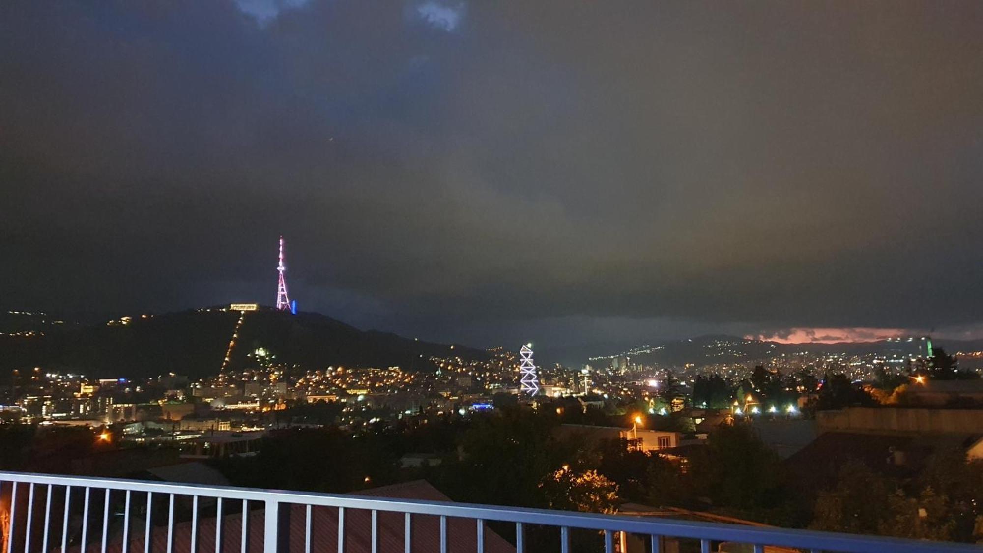 Hotel Hills In Old Tbilisi Buitenkant foto